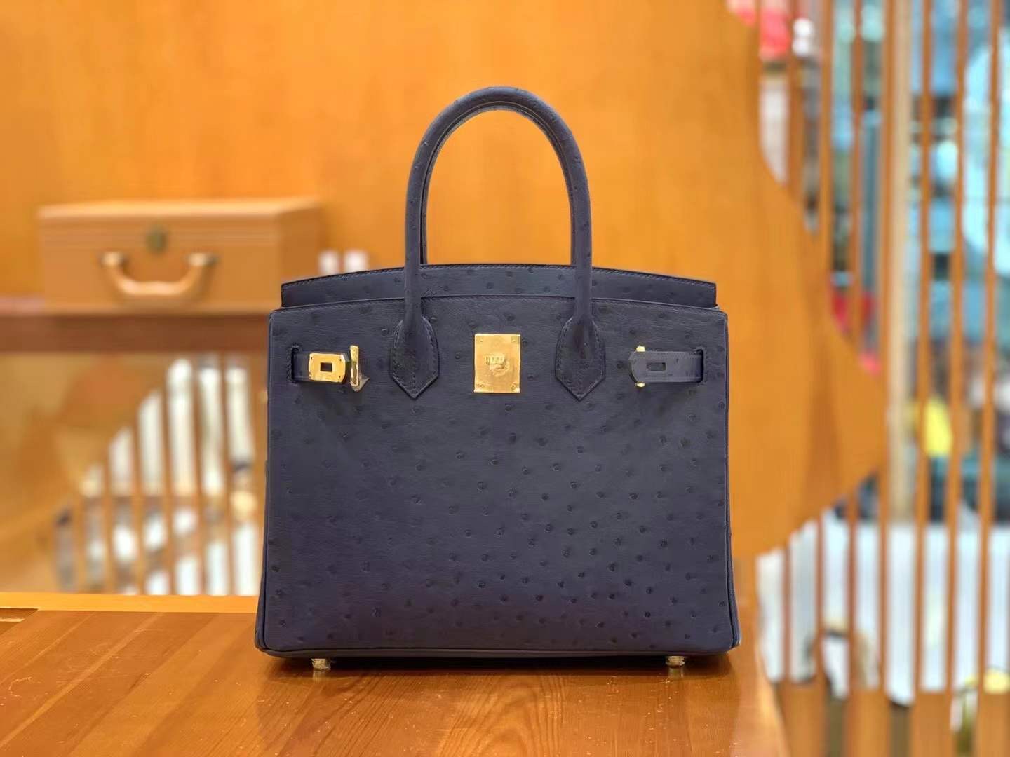 fb638e_45b2f2e8ba374df683f5e3fe520f7f30mv2.jpg Birkin 30 Ostrich Maltese Blue - Image 1