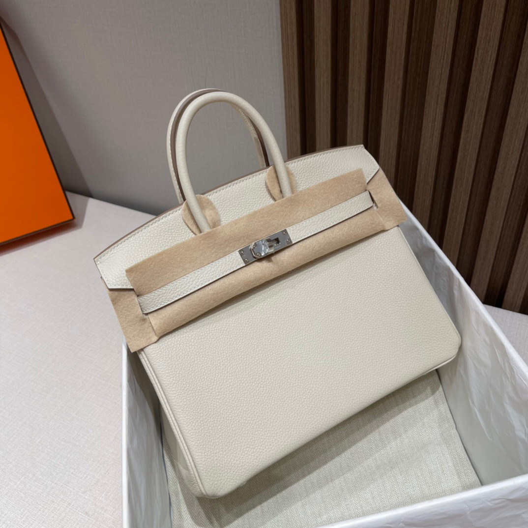 fb638e_479762e4fd624172a040e418c5562b51mv2.jpg Birkin 25 Togo Craie - Image 1