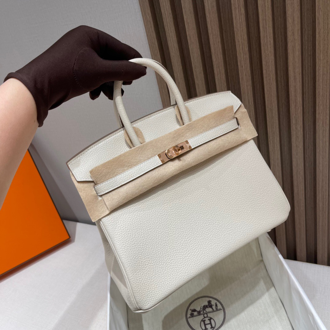 fb638e_48804c38ed114259895b6788daef2538mv2.jpg Birkin 25 Togo Craie&Rose Gold Buckle - Image 1