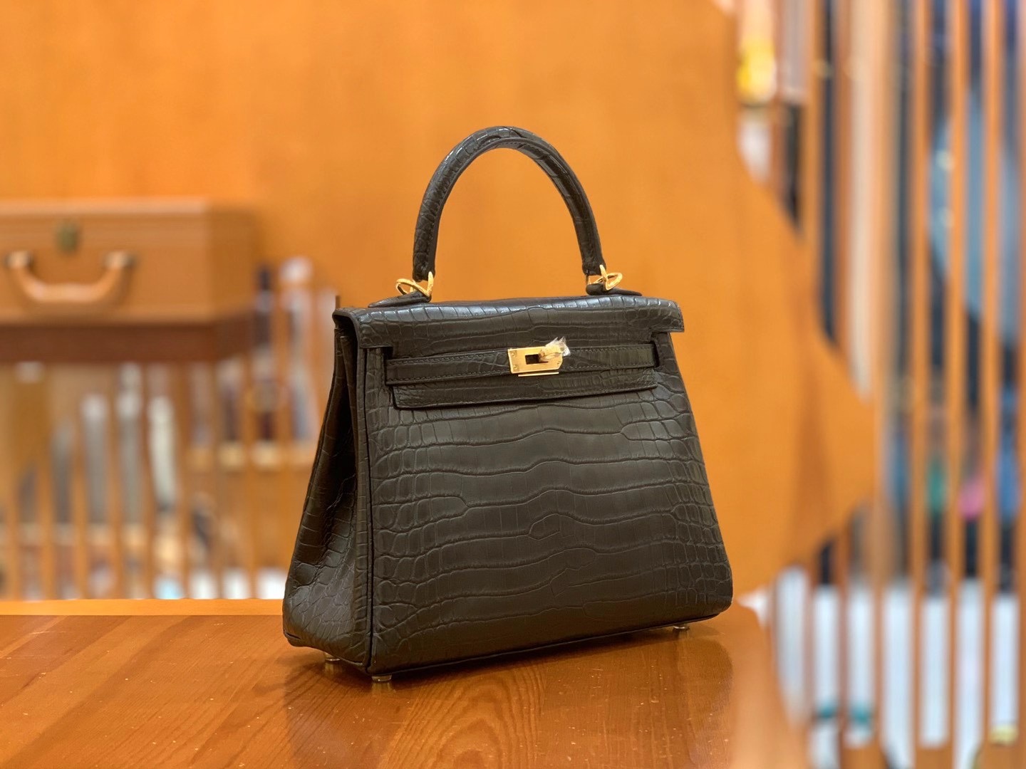 fb638e_4a50e7e63ebe4fd4968f9a592e71f109mv2.jpg Kelly 25 Crocodile Niloticus Matte Black - Image 1