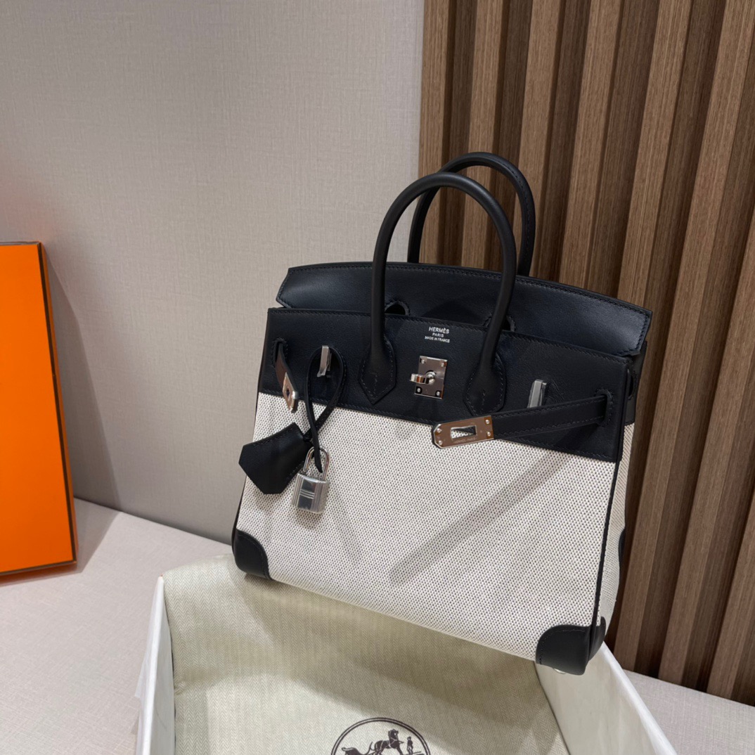 fb638e_4c3567adb01f4504b696748c06db7c52mv2.jpg Birkin HAC Canvas&Swift Black - Image 1
