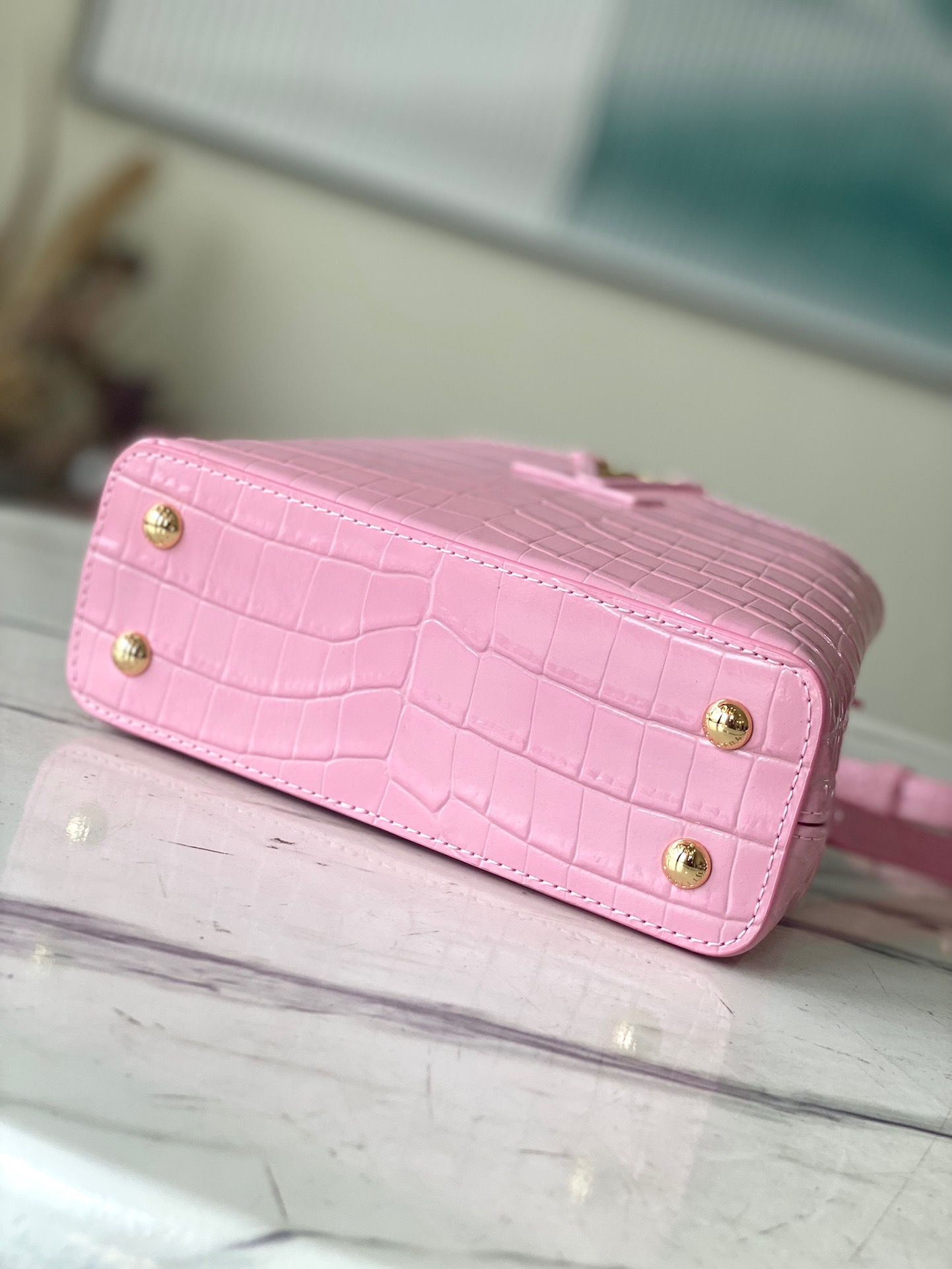 Louis Vuitton Capucines Mini Handbag in Pink Crocodile - Image 5