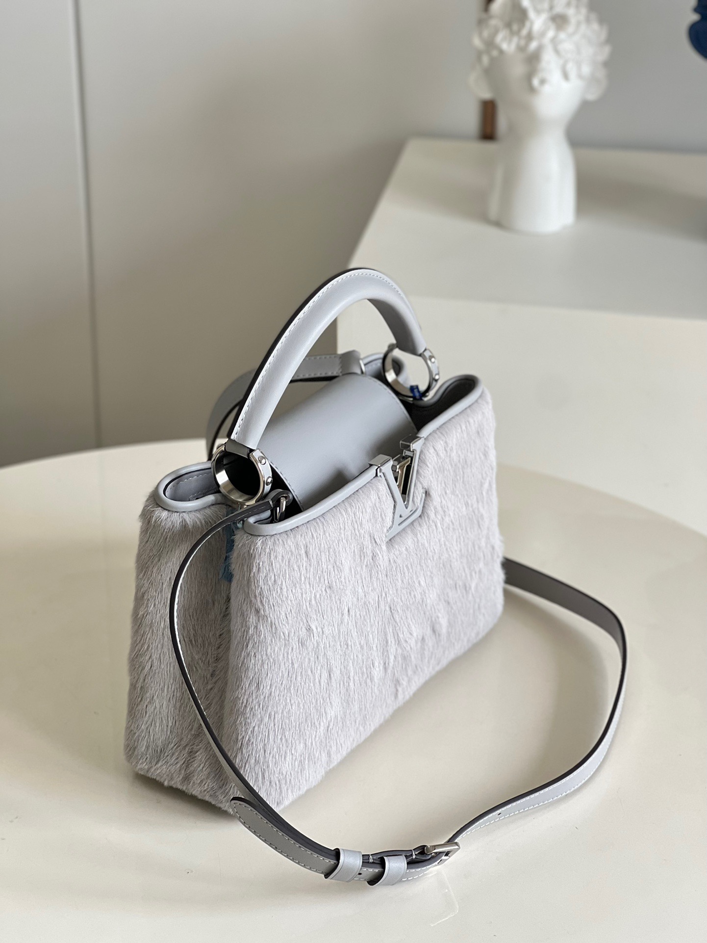 fb638e_4e3df2874d494579bf2183eb031c2d3bmv2.jpg Louis Vuitton Capucines BB Small Handbag in Gray Mink - Image 1