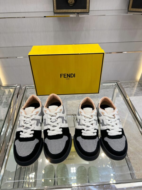 Fendi Lace-up Sneakers