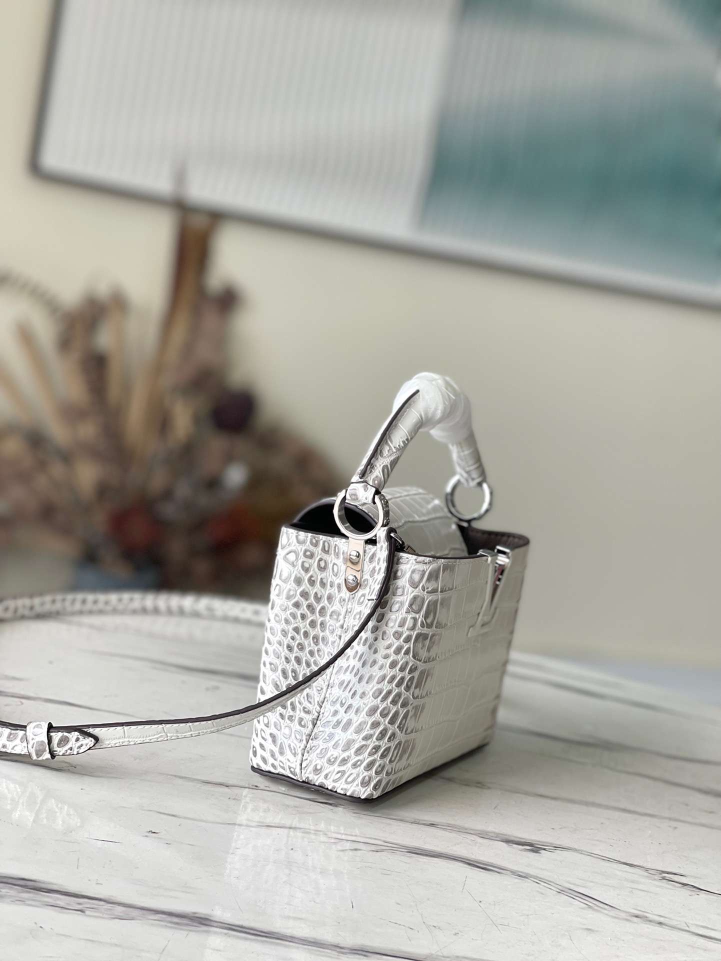Louis Vuitton Capucines Mini Handbag in White Crocodile Pattern - Image 4