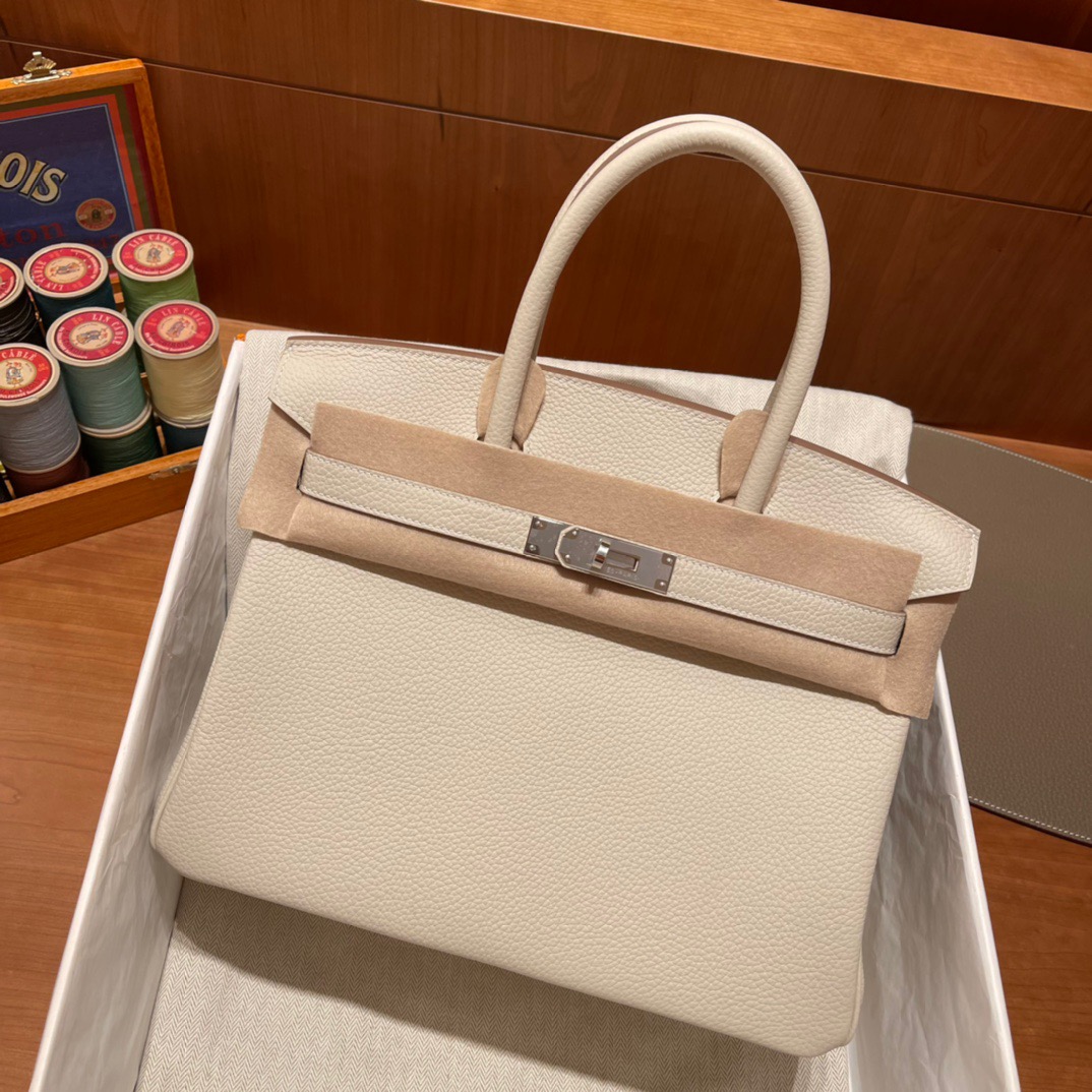 fb638e_50285d3197f14d21869c43677668ca4cmv2.jpg Birkin 30 Togo Craie - Image 1