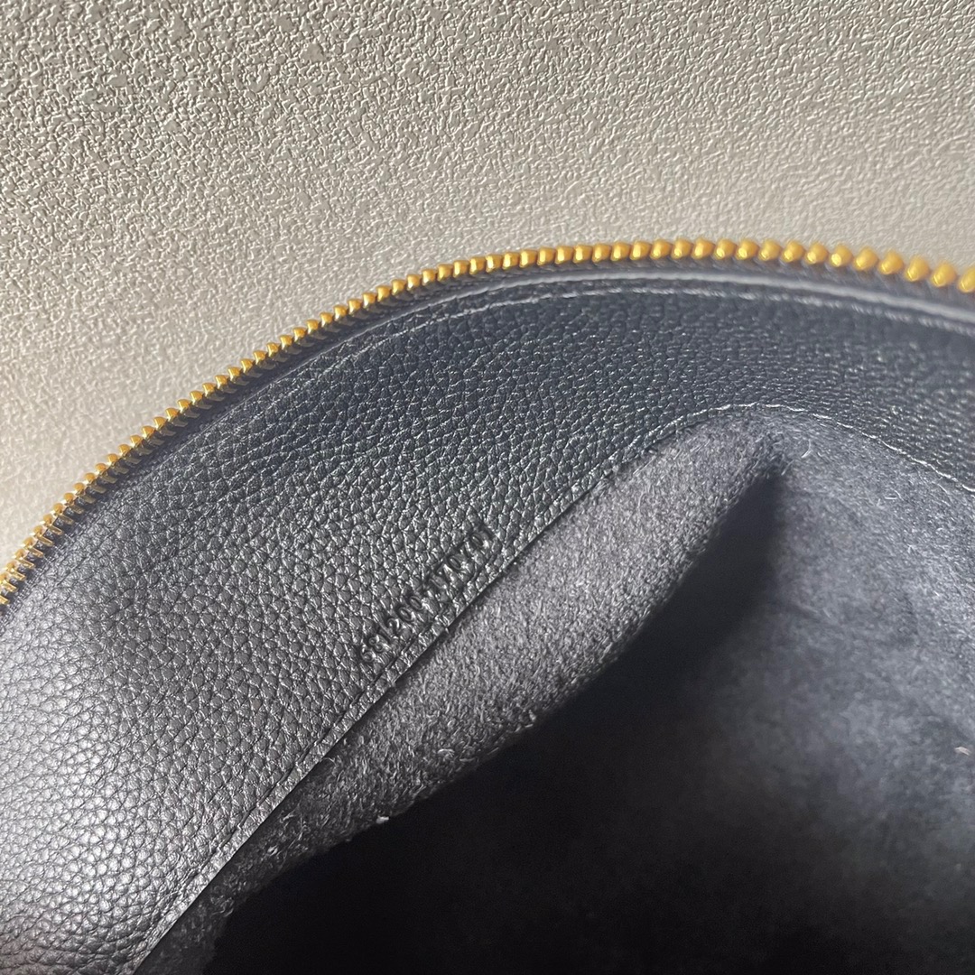 Gucci Men's Handbag - Image 10