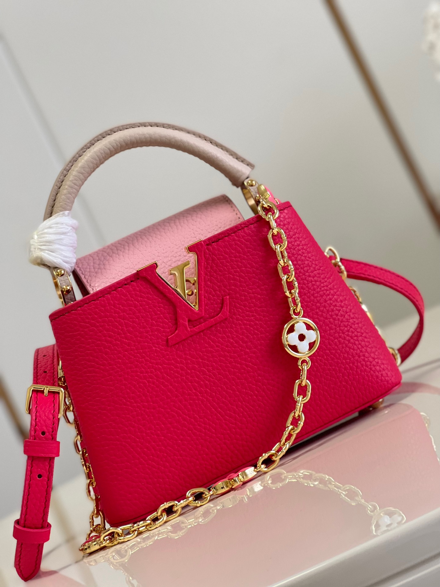 Louis Vuitton Capucines Mini Handbag in Rose