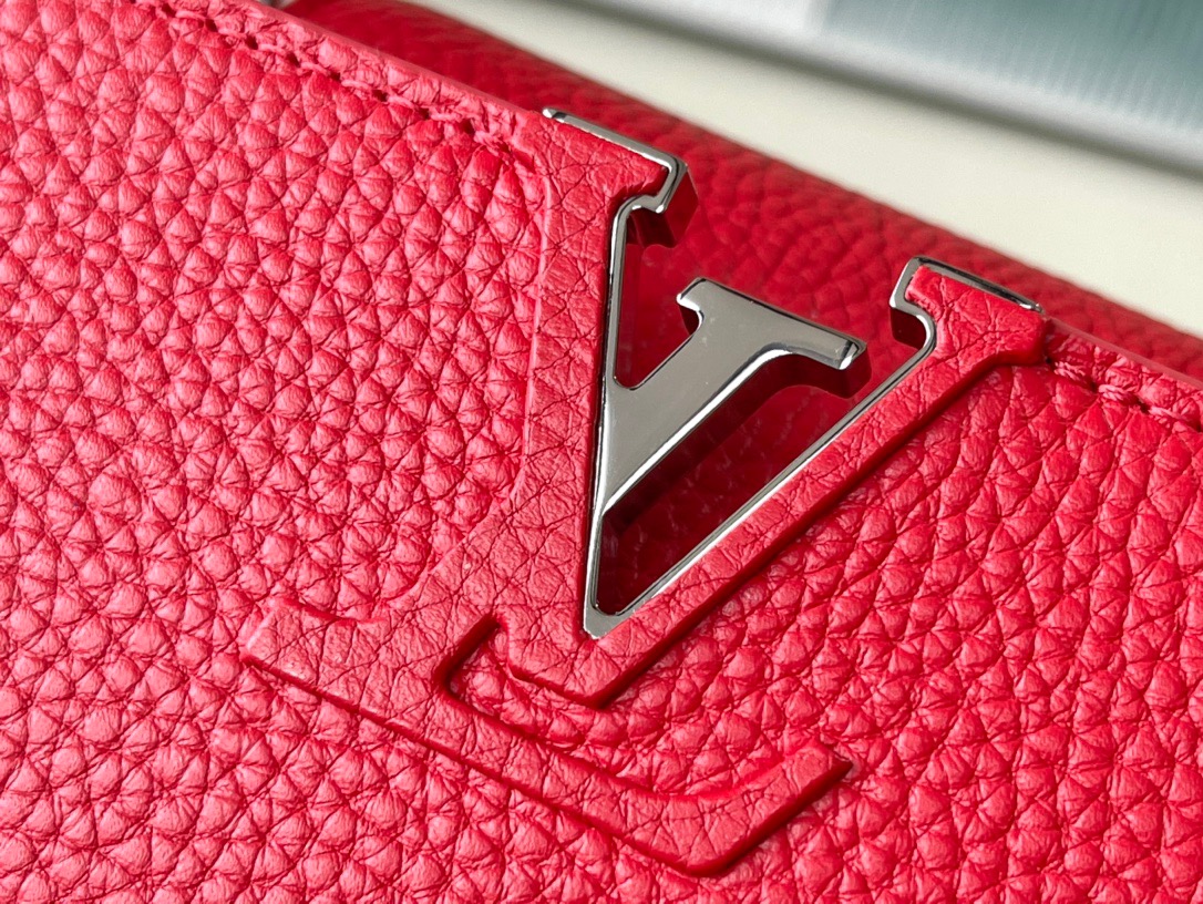 Louis Vuitton Capucines BB Small Handbag in Red - Image 6