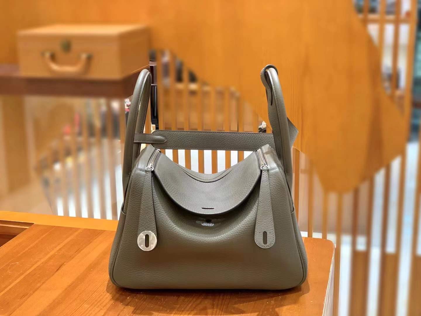 fb638e_5666666fe3ec422bbcf0ffb8ce501bfdmv2.jpg Lindy 26 Terracotta Pewter Grey - Image 1