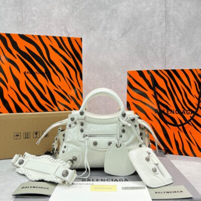 Balenciaga Neo Cagole 26 Oil Wax White