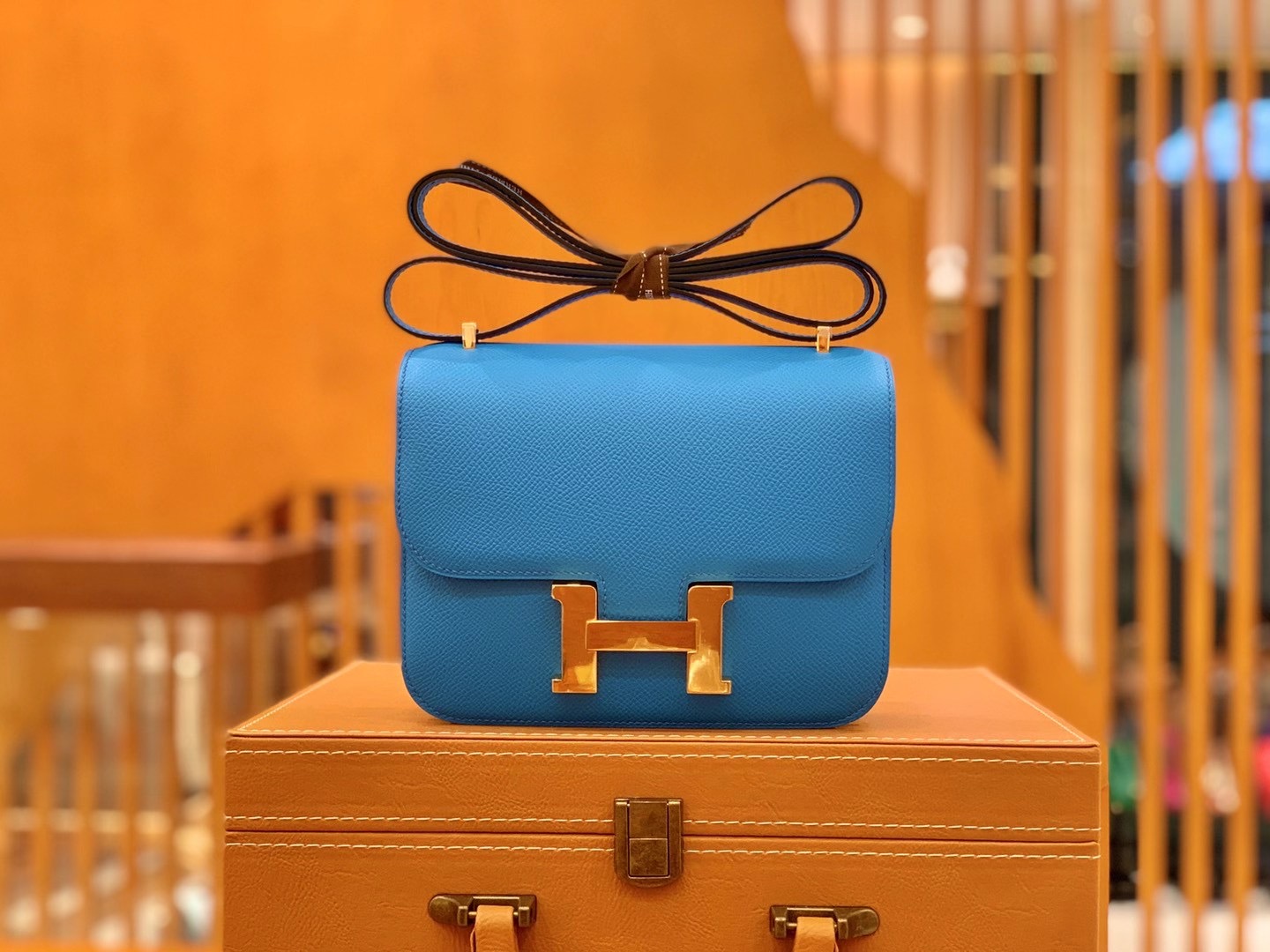 fb638e_568adb18e11247379468ae7036a1c818mv2.jpg Constance 18 Epsom Frida Blue - Image 1