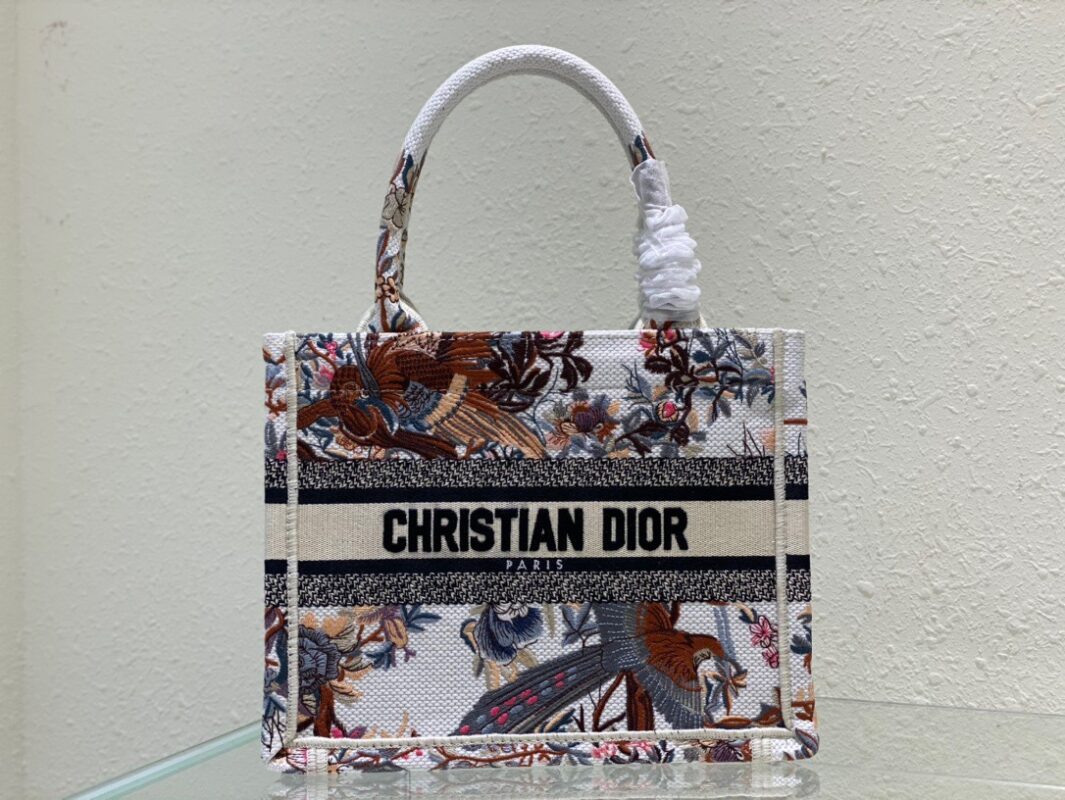 Dior Book Tote 26 Jarden d’Hiver