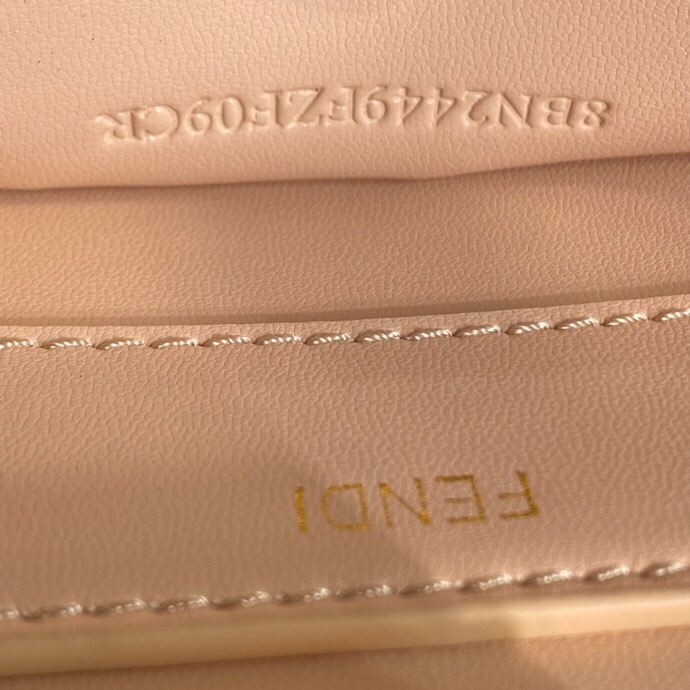 Fendi Peekaboo ISeeU Small Bag in White - Image 9