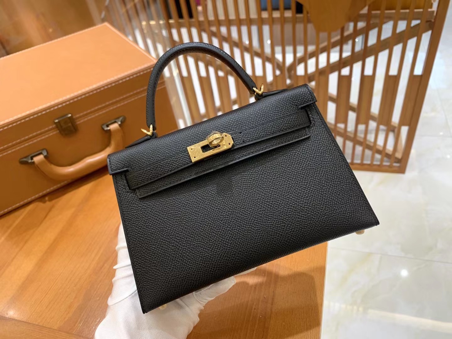 fb638e_5aafd098ca6f421bad4d04424fc27be4mv2.jpg Mini Kelly Epsom Black - Image 1