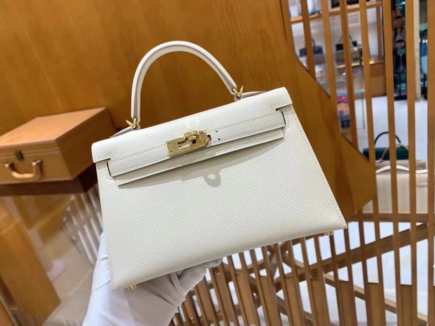 fb638e_5cd4dce8a8c24021929ba346b69c5e98mv2.jpg Mini Kelly Epsom Craie - Image 1