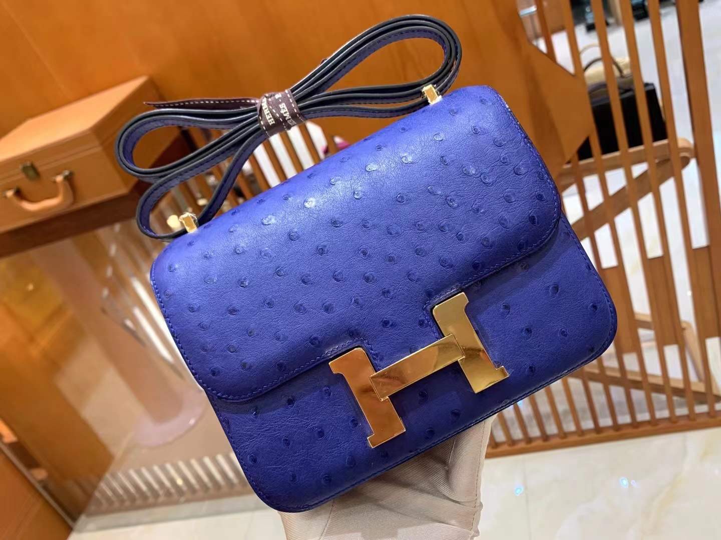 fb638e_5cf67cc15f03432497dba464d2834146mv2.jpg Constance 18 Ostrich Sapphire Blue - Image 1