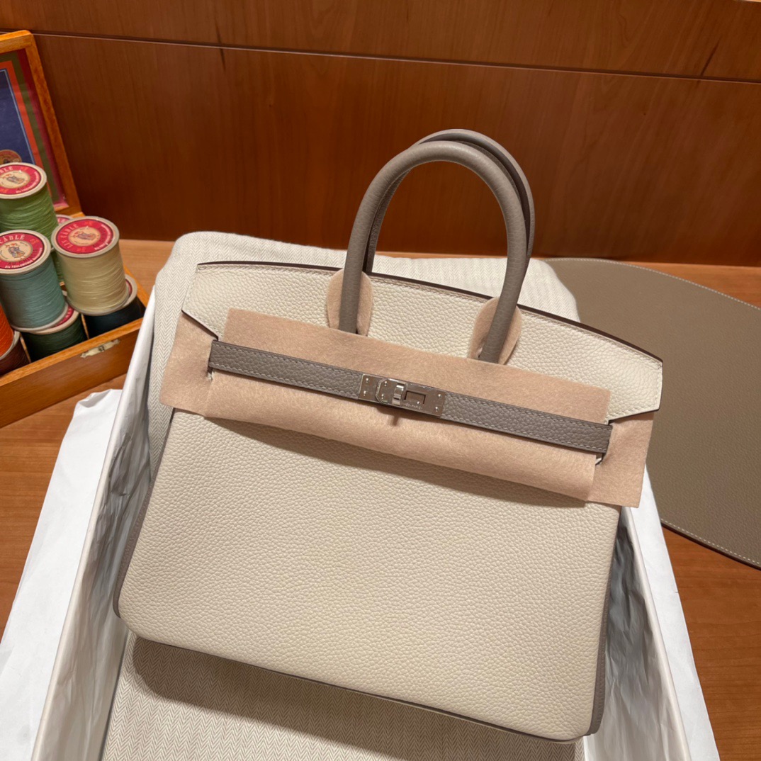 fb638e_5dc915806a4943e0b1cb9330274e9fe8mv2.jpg Birkin 25 Togo Craie&Pitch Grey - Image 1