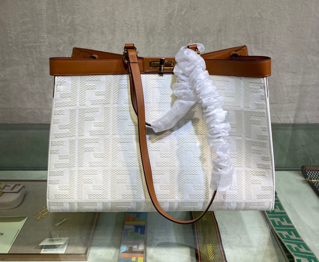 Fendi Peekaboo X-Tote Medium Bag - Image 10