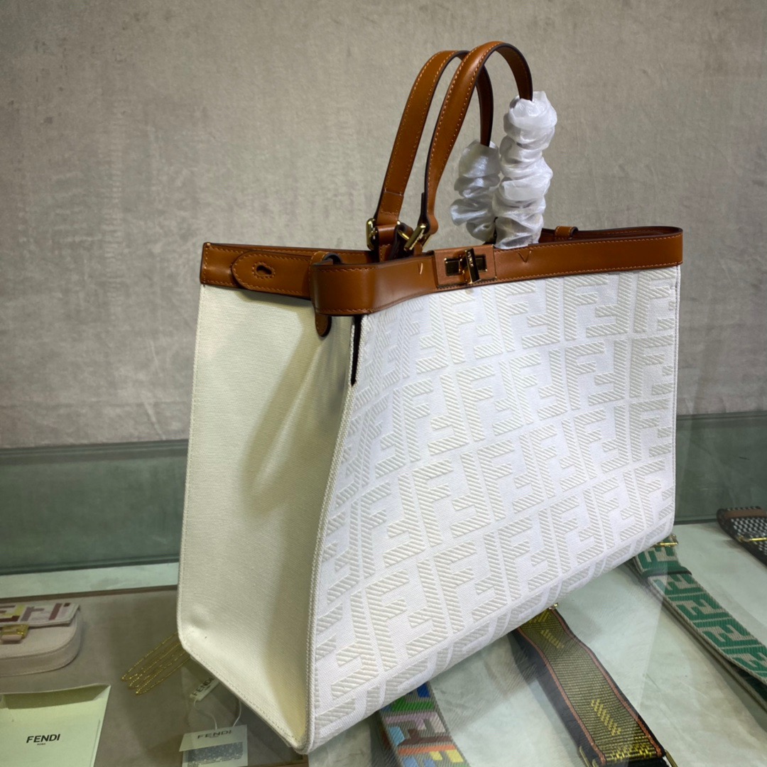 Fendi Peekaboo X-Tote Medium Bag - Image 4