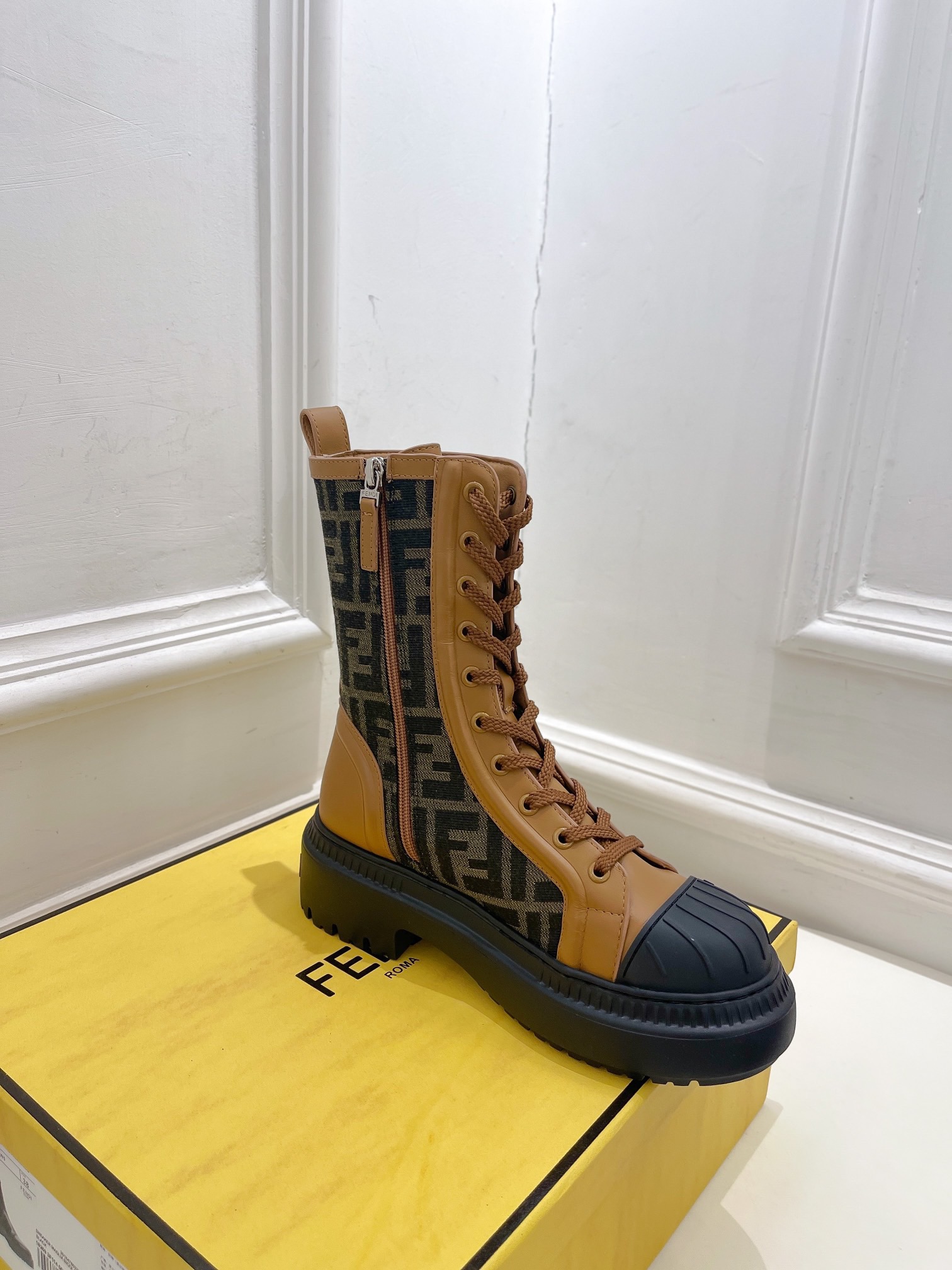 Fendi Lace-up Ankle Boots - Image 7