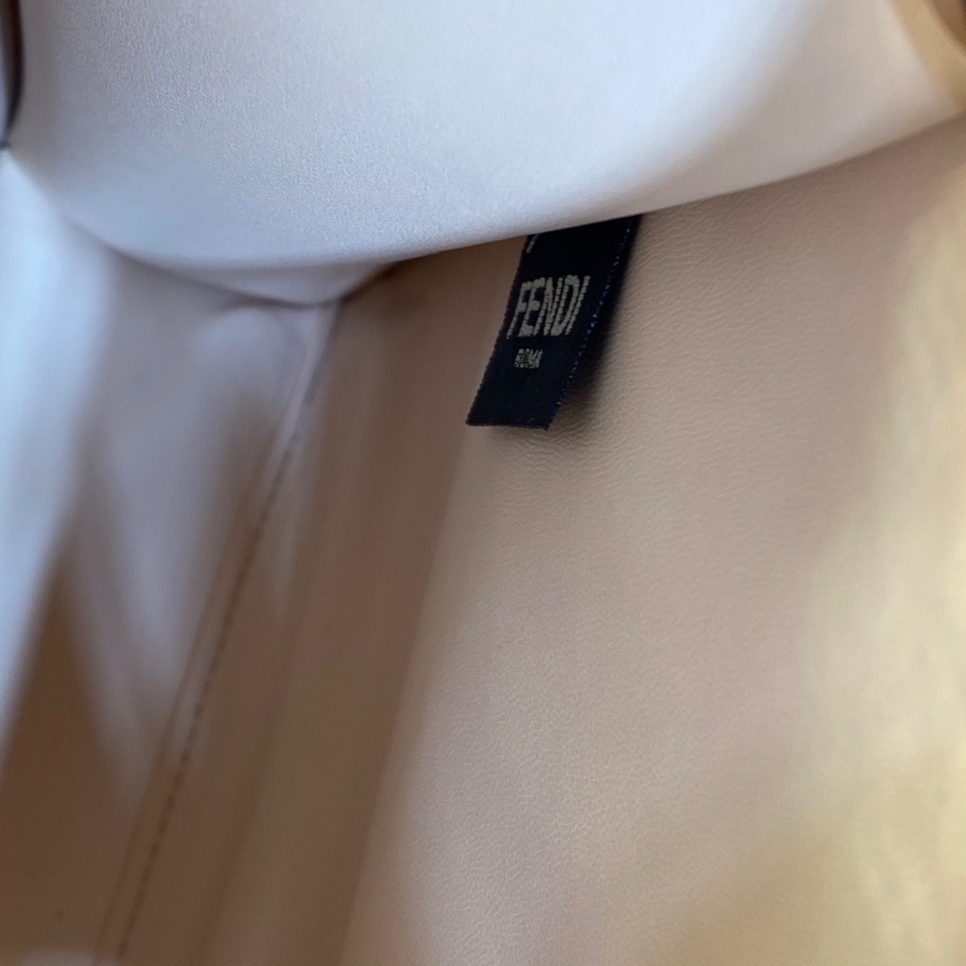 Fendi Peekaboo ISeeU Medium Bag in Caramel - Image 9