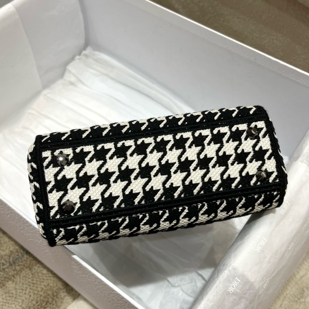 Dior Lady D-Lite Embroidered Bag - Image 8