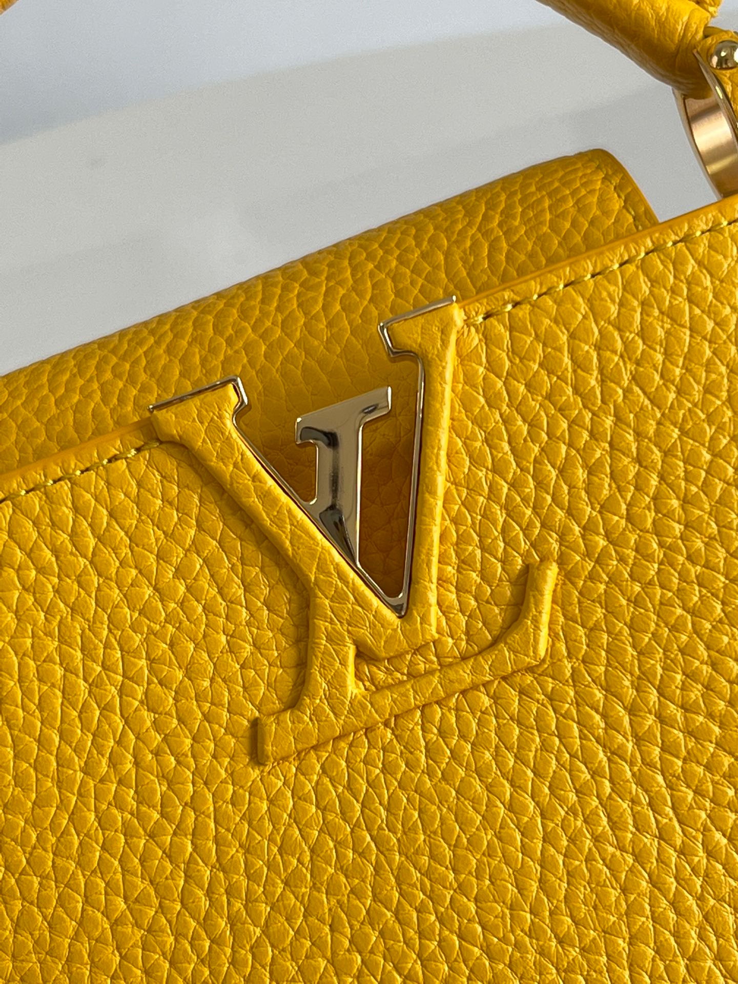 Louis Vuitton Capucines Mini Handbag in Light Gold - Image 7
