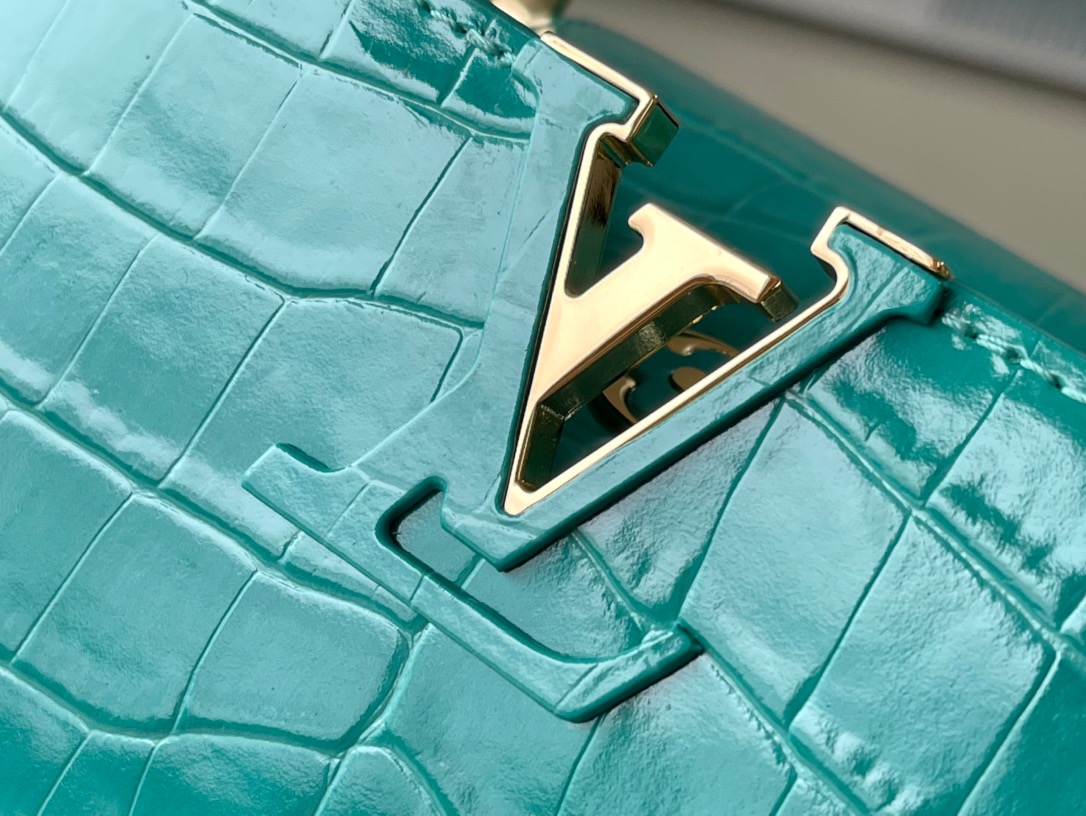 Louis Vuitton Capucines BB Small Handbag in Green Crocodile - Image 6