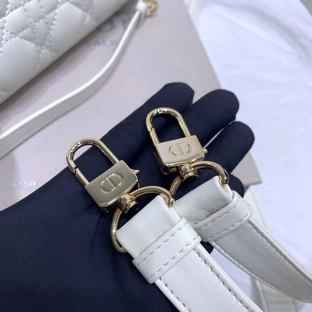 Dior Lady D-joy 26 Bag in White - Image 6