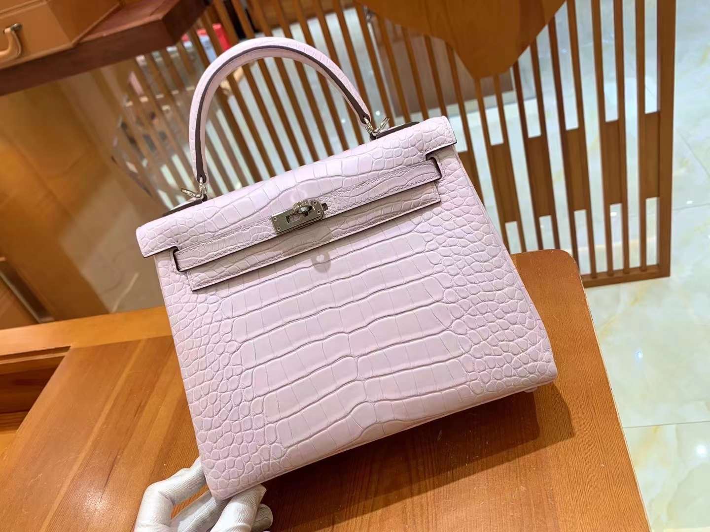 fb638e_68ace3c0a0c8457aab2f7c4ef86b1469mv2.jpg Kelly 25 American Crocodile Matte Pink - Image 1