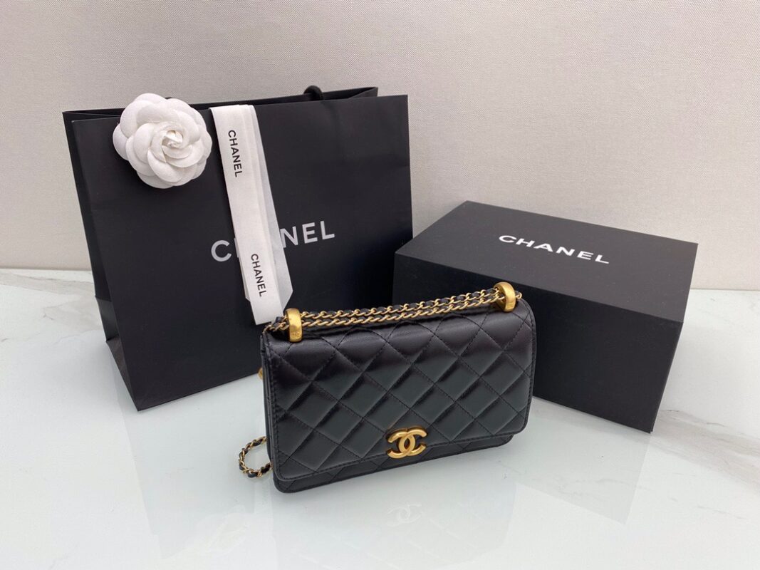 Chanel 21 Black