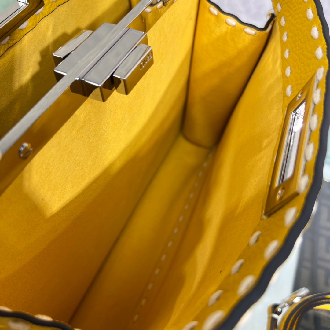 Fendi Peekaboo ISeeU Medium Bag - Image 6