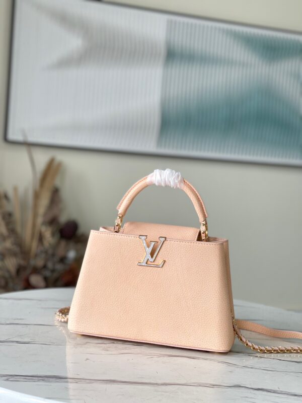 Louis Vuitton Capucines BB Small Handbag in Apricot
