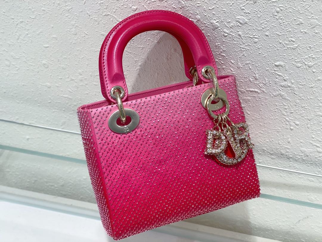 Lady Dior 17 Metallic Pink