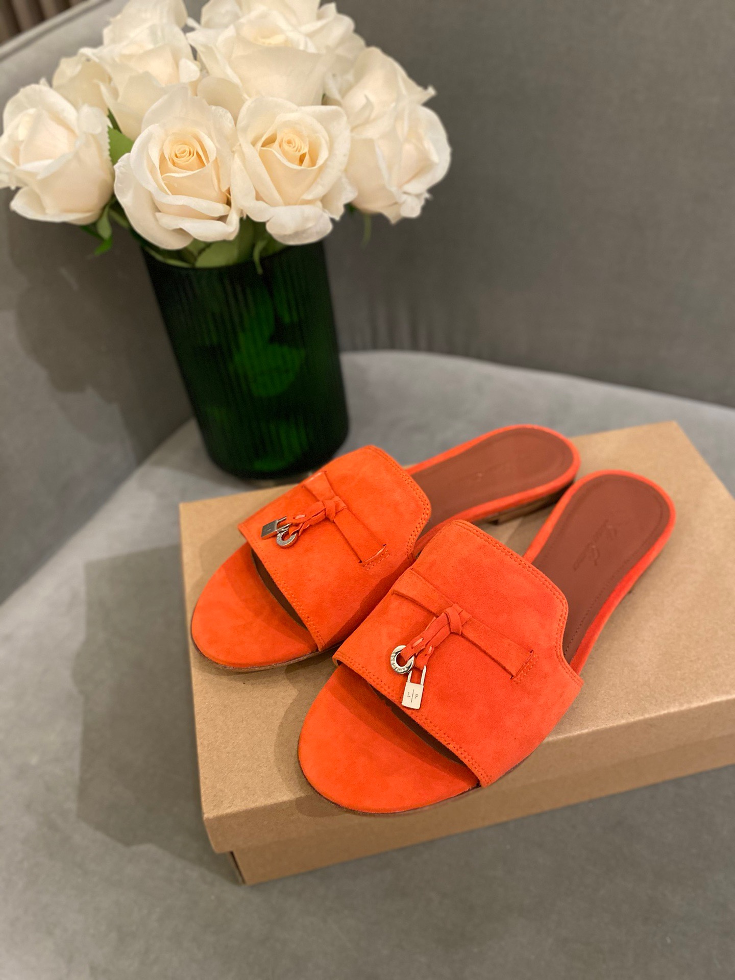 fb638e_6ceb084ed3524e86993bf542cecdc4c3mv2.jpg Loro Piano Sandals - Image 1