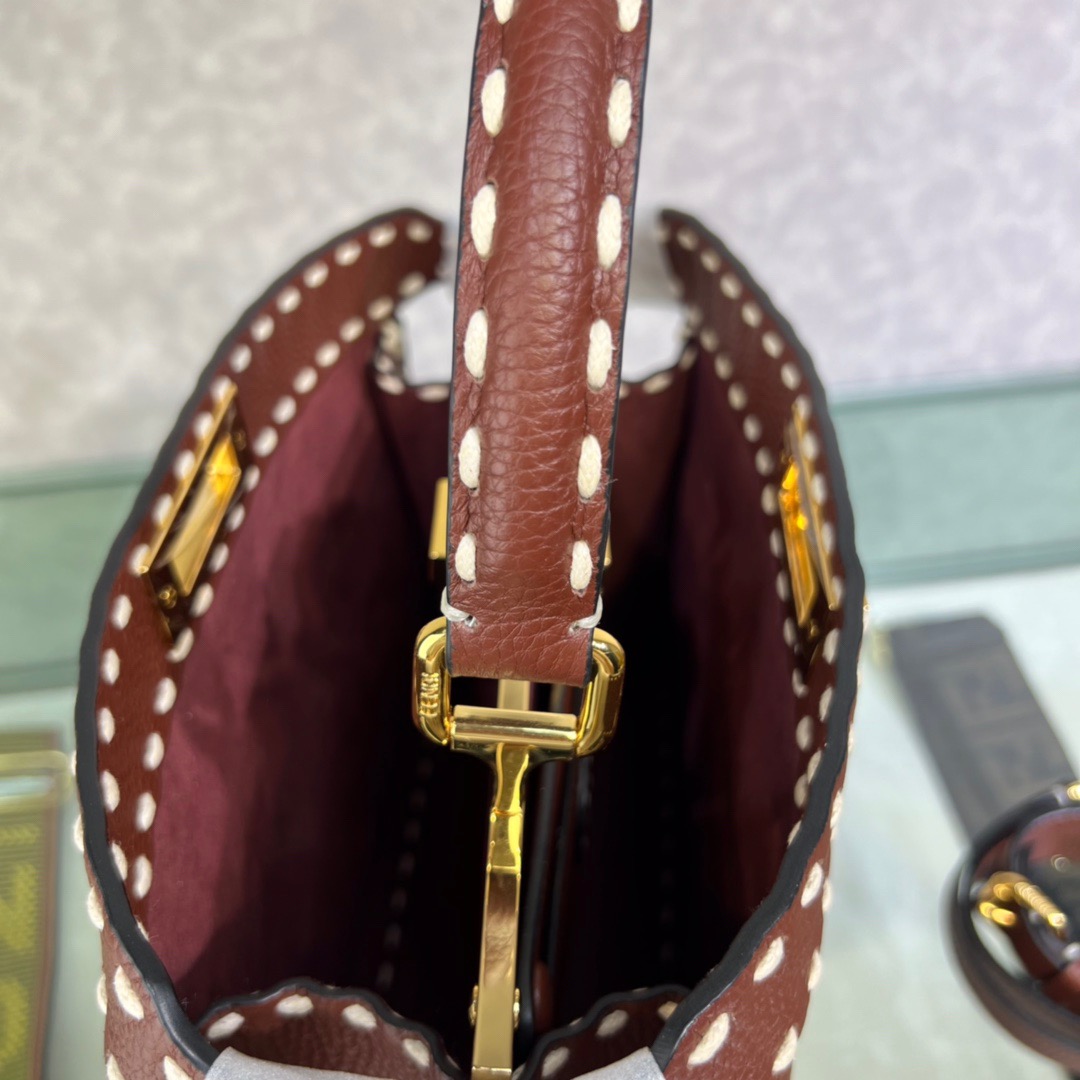 Fendi Peekaboo ISeeU Medium Bag - Image 5