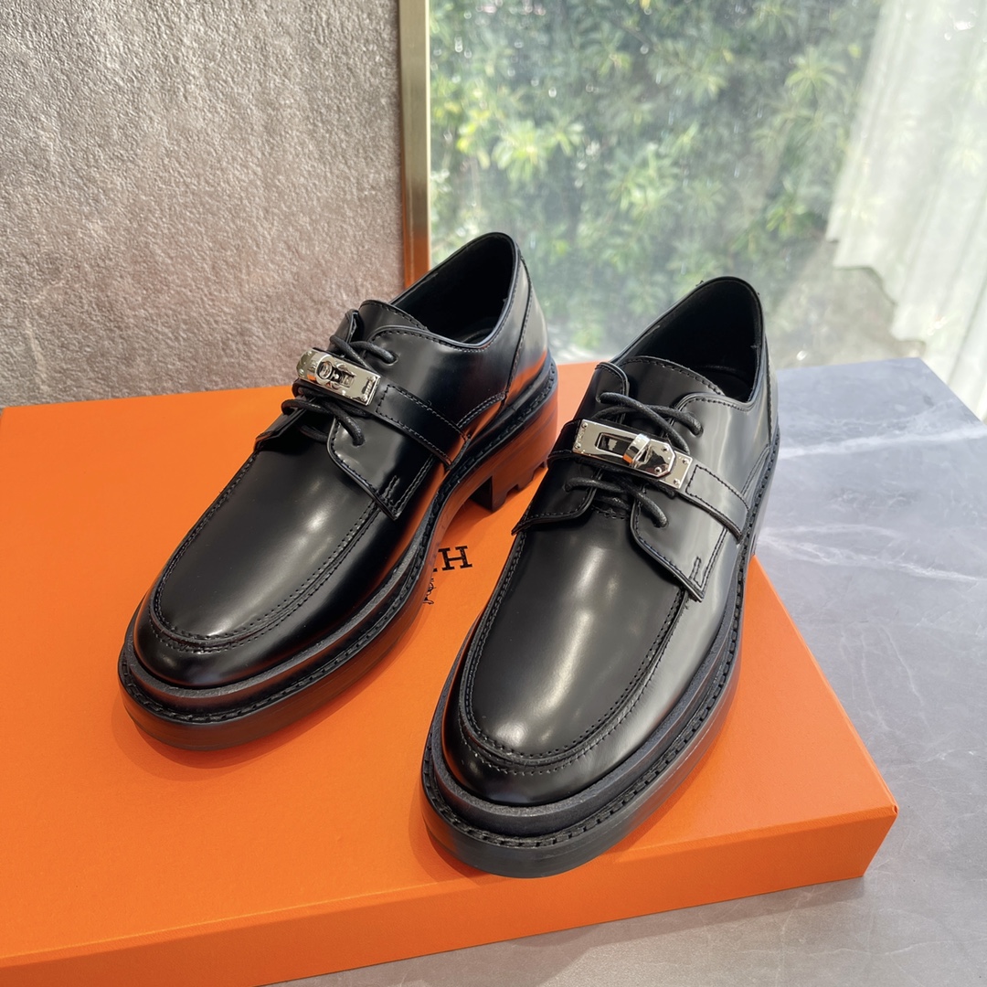 fb638e_6d80c886026e4b5a9445a93e2dc55a8dmv2.jpg Hermes shoes - Image 1