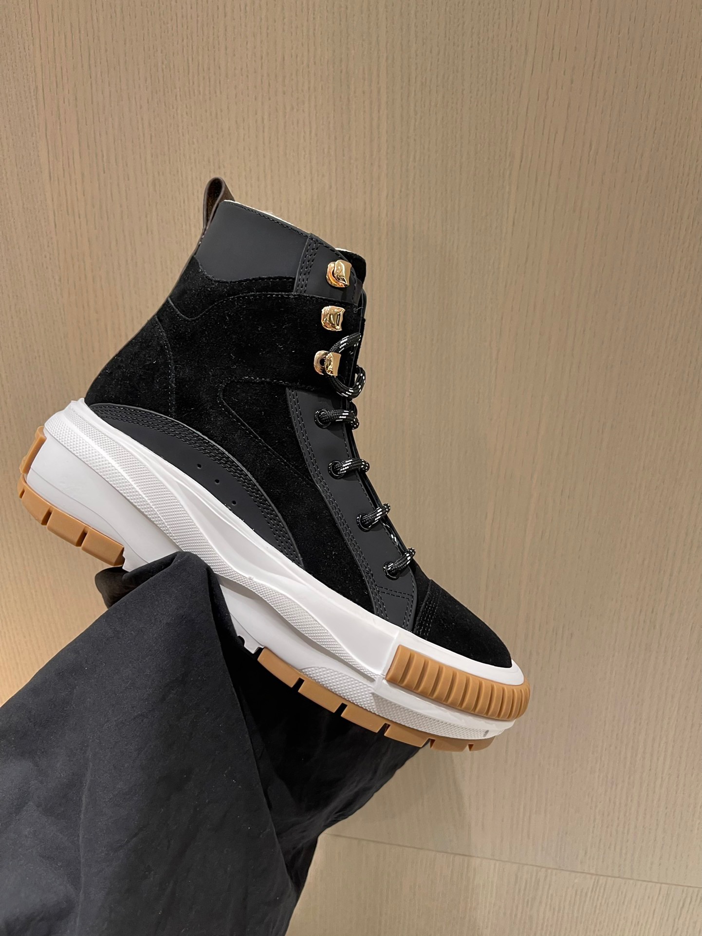 LV High-top Sneakers - Image 8