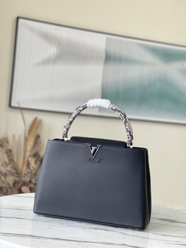 Louis Vuitton Capucines BB Large Handbag in Black