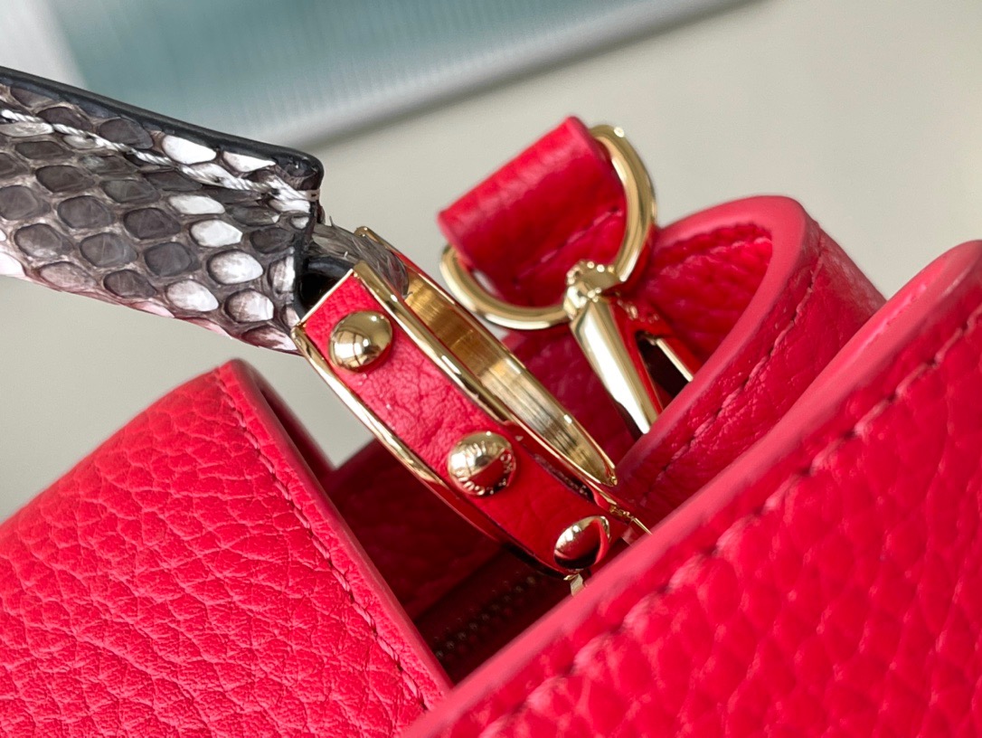 Louis Vuitton Capucines BB Medium Handbag in Red - Image 7