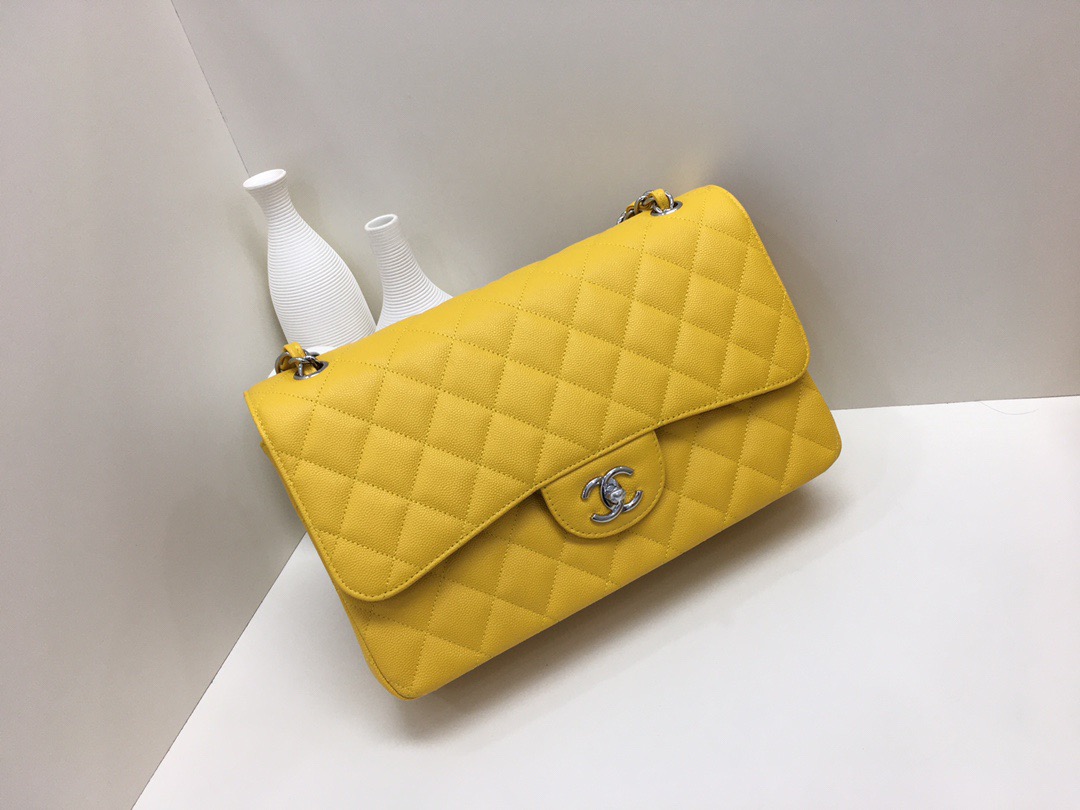 fb638e_74c7a85c93ac472f816fb34d0e0b3147mv2.jpg Chanel Classic Flap 30 Lime - Image 1