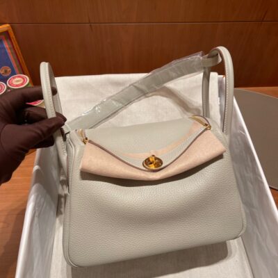 Lindy 26 Clemence Beton