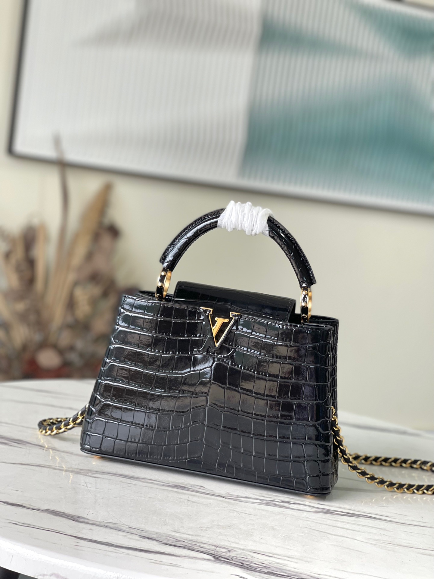 fb638e_797610fbcfe647e4870bf7072724c03amv2.jpg Louis Vuitton Capucines BB Small Handbag in Black Crocodile - Image 1