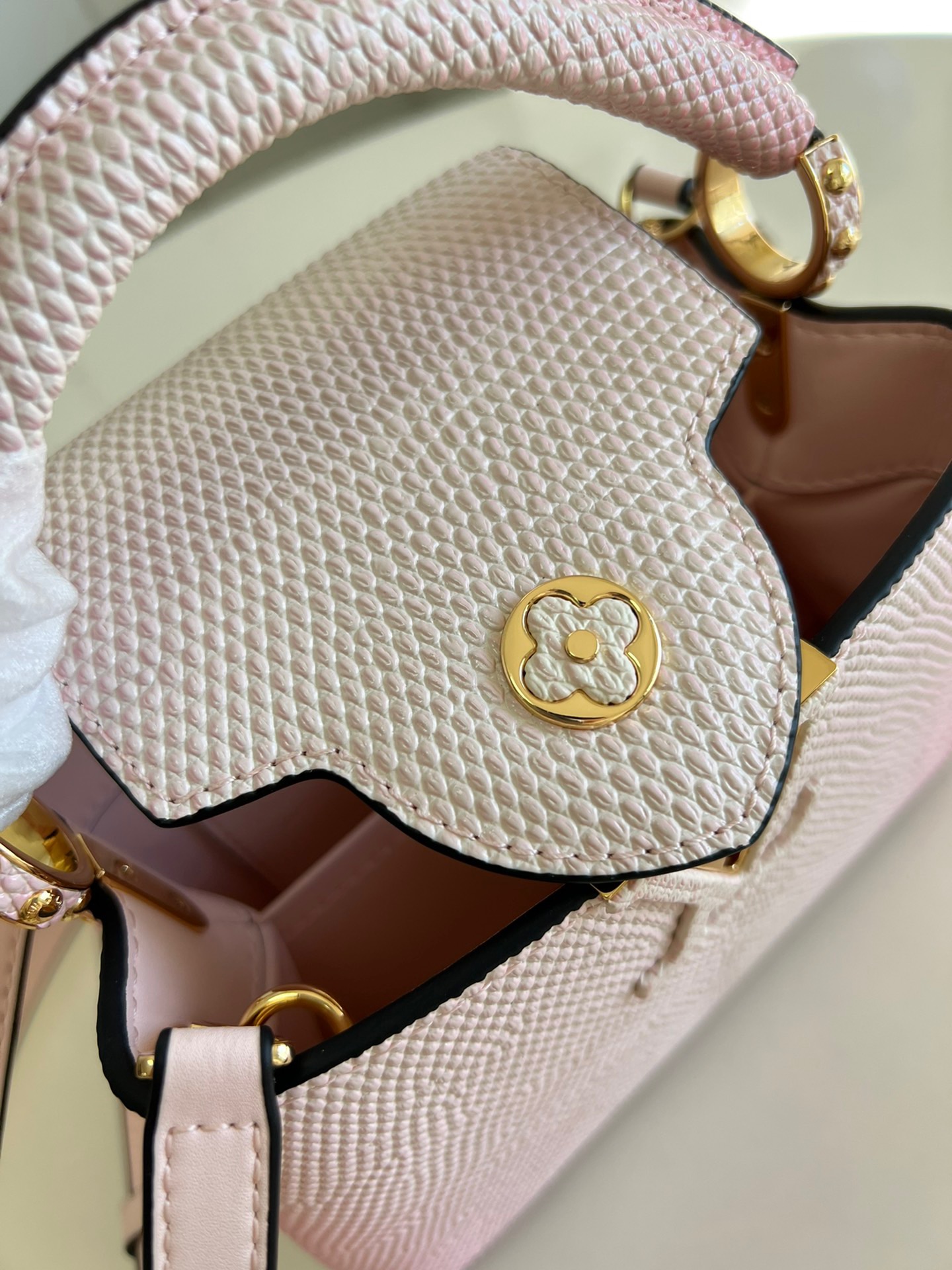 Louis Vuitton Capucines Mini Handbag in Gradient Pink - Image 8