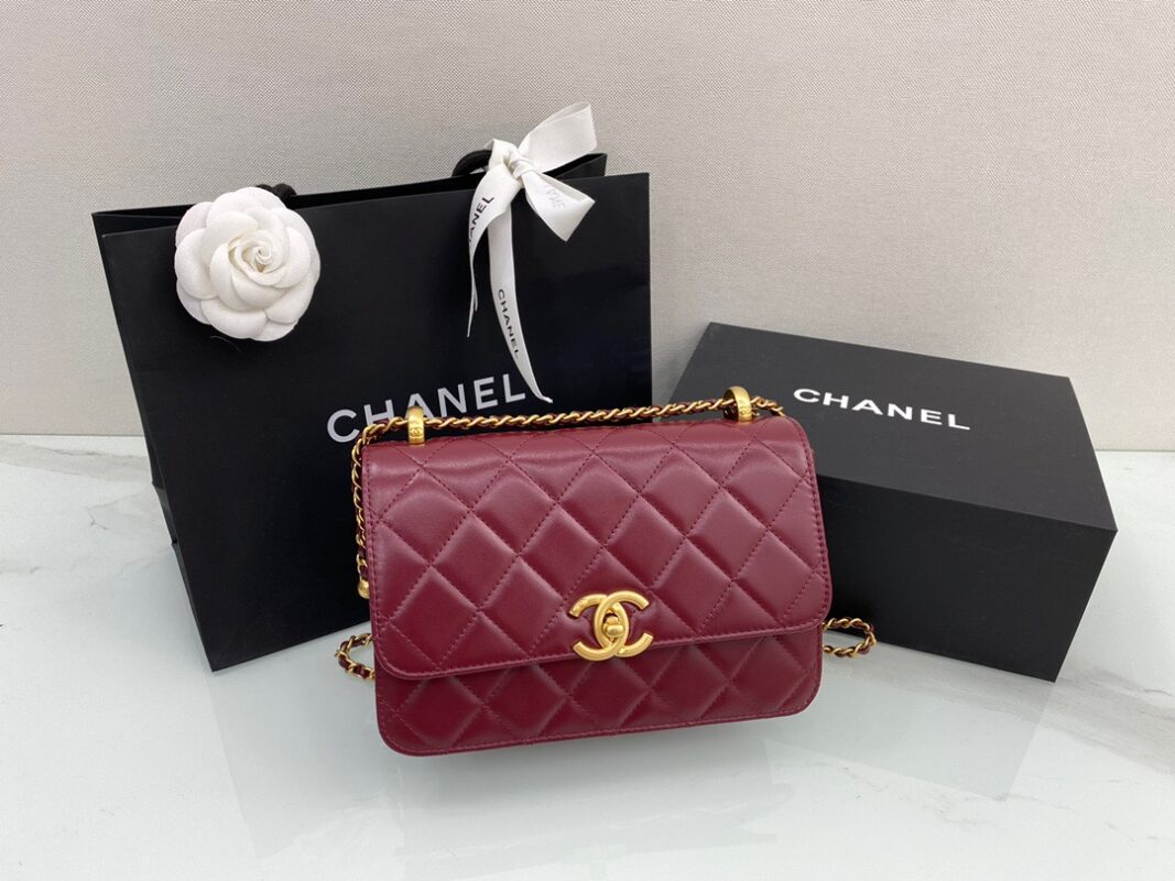 Chanel WOC