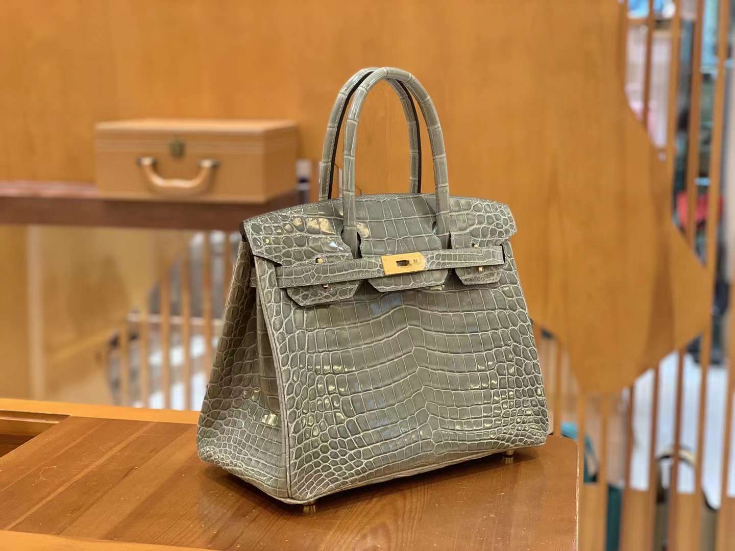 fb638e_816d207a383c406db37b2bce92dee995mv2.jpg Birkin 30 Niloticus Crocodile Turtle Dove Grey - Image 1