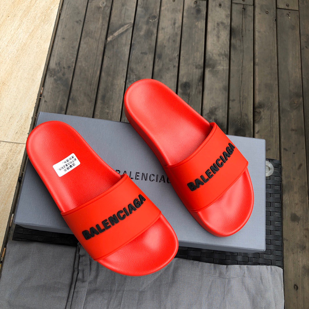 fb638e_841e85394e8e4dba9b93b07f099dfa8dmv2.jpg Balenciaga Net Red Slippers - Image 1