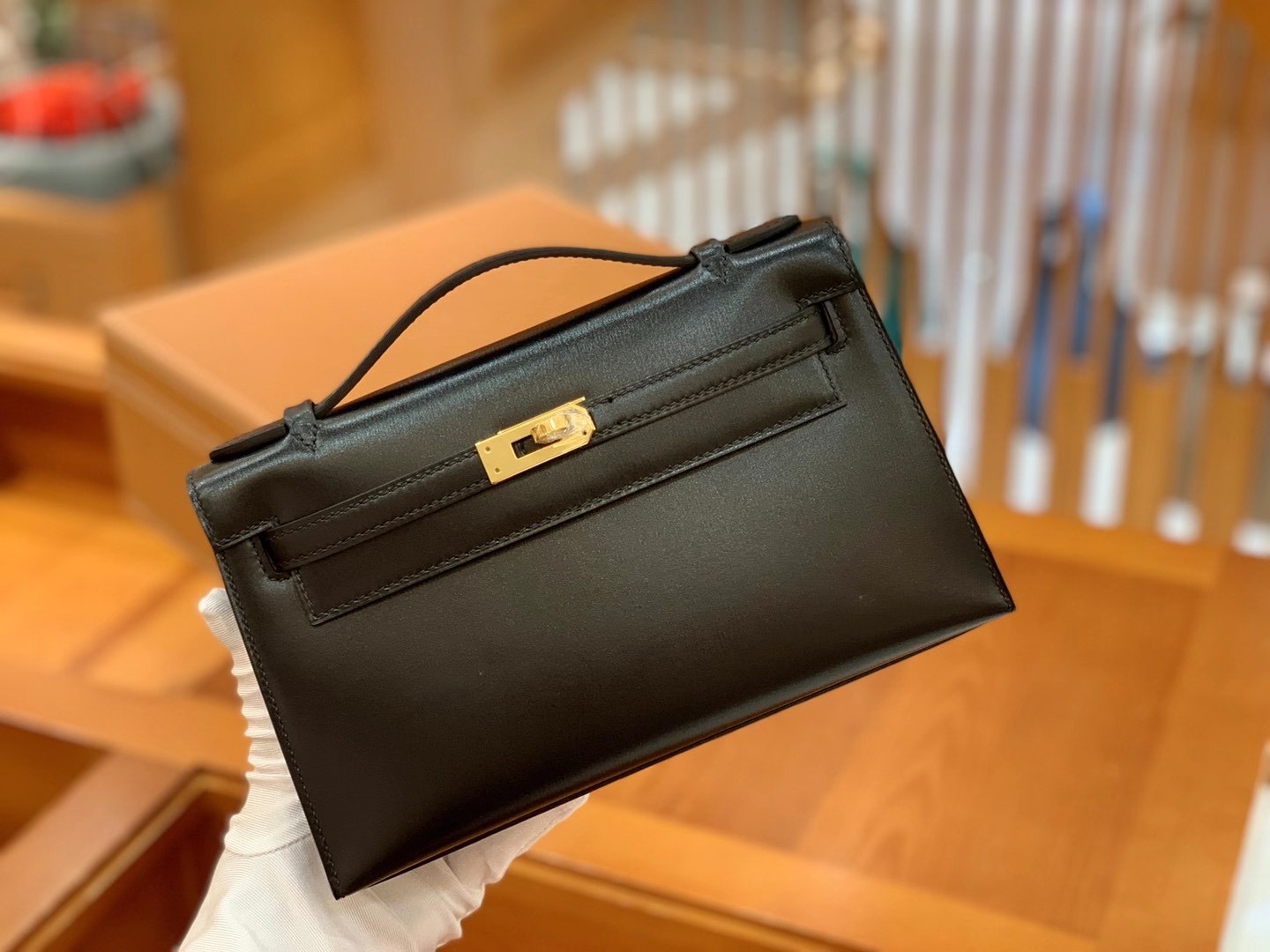 fb638e_892da10bf05442f9ace43596d040e97dmv2.jpg Kelly Pochette Box Calf Black - Image 1