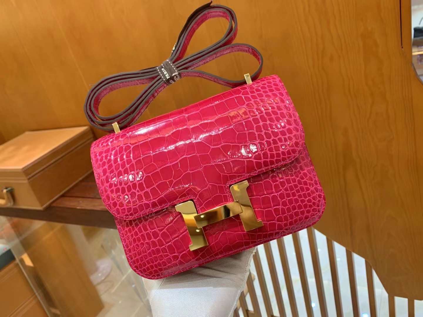 fb638e_8a03eb41c31041858e4897c2629f6ed3mv2.jpg Constance 18 Crocodile Rose Mexico - Image 1